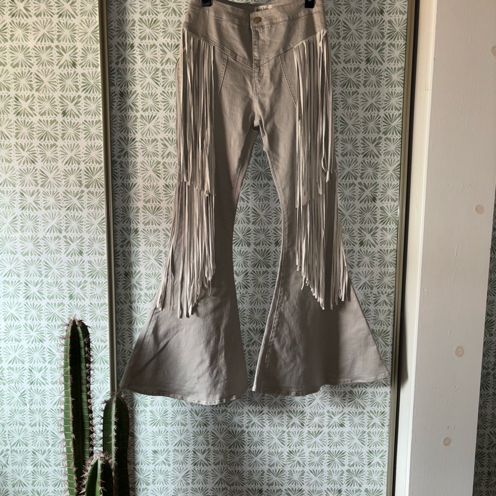 Lainey Wilson vibes fringe jeans